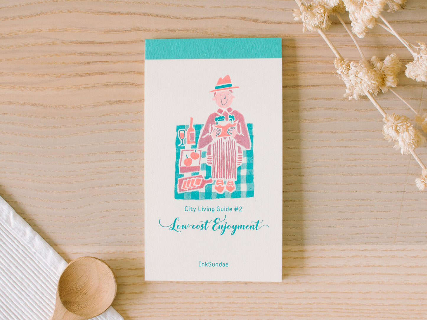 City Living Guide #2 Low-cost Enjoyment 低消費好生活 - Zine