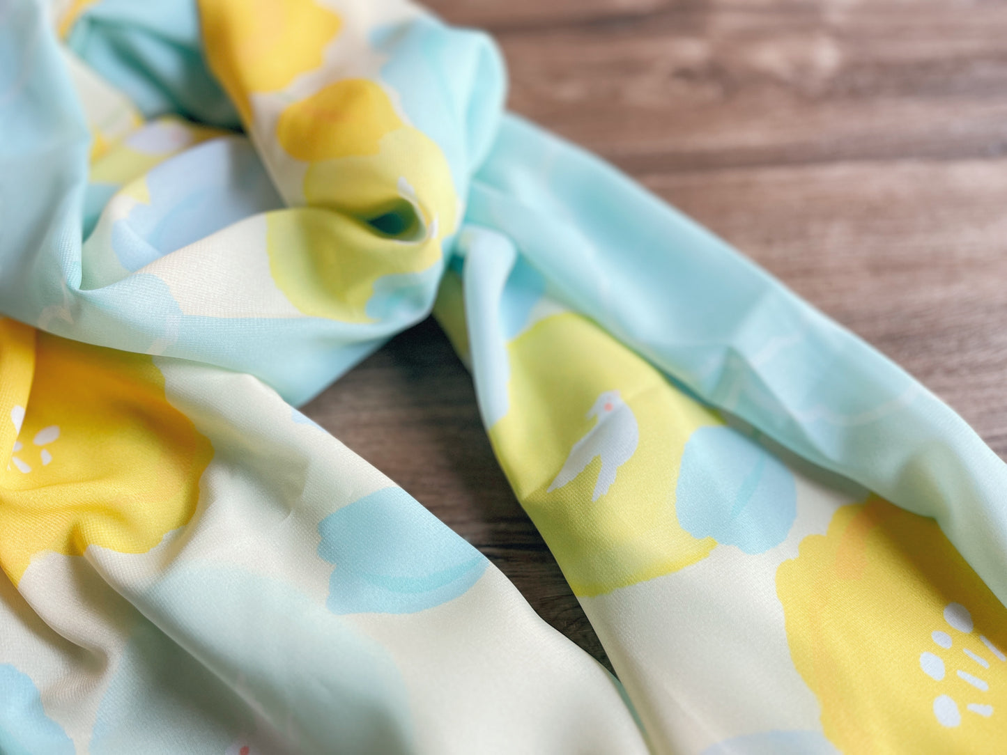 Playing in the Garden : Lisianthus 桔梗 - Chiffon Scarf